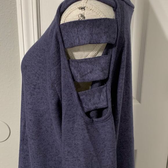 ee:some women's Long Sleeve open shoulder medium top - Picture 1 of 4